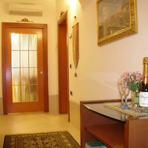 casamariamaddalena.hotelslidodijesolo.com/